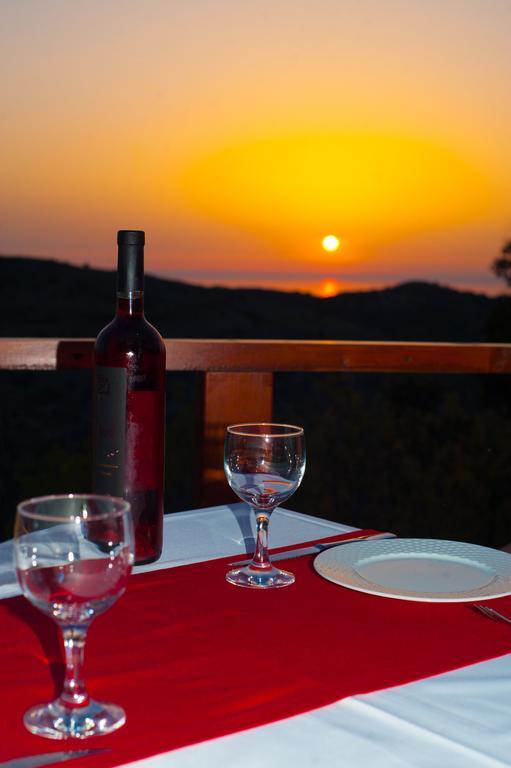 T'Aloni Otel Chortáta Dış mekan fotoğraf
