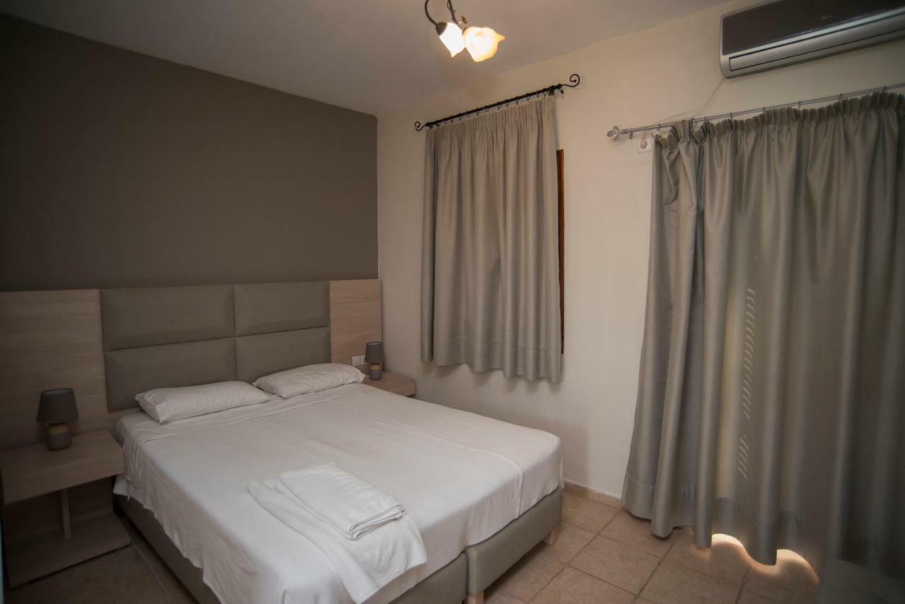 T'Aloni Otel Chortáta Dış mekan fotoğraf