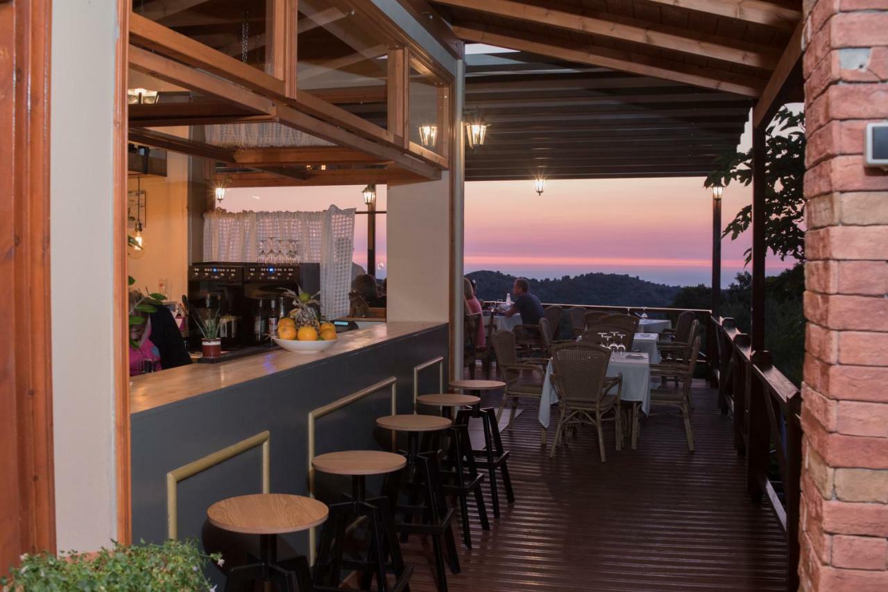 T'Aloni Otel Chortáta Dış mekan fotoğraf