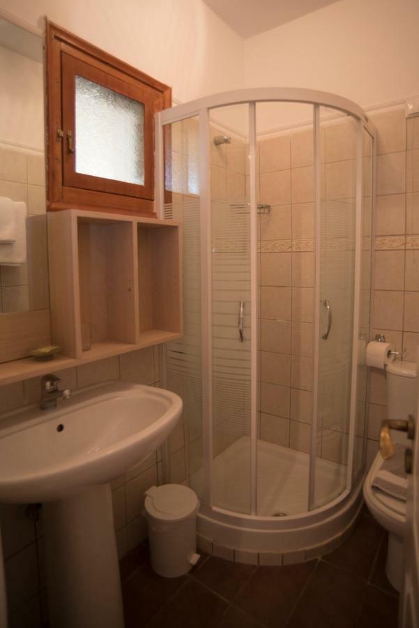 T'Aloni Otel Chortáta Dış mekan fotoğraf